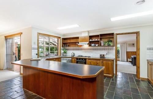 Warrnambool House | Comfort on Conns