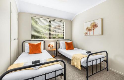 Hamilton House | Comfort, Quiet, Central - By KOSH BNB
