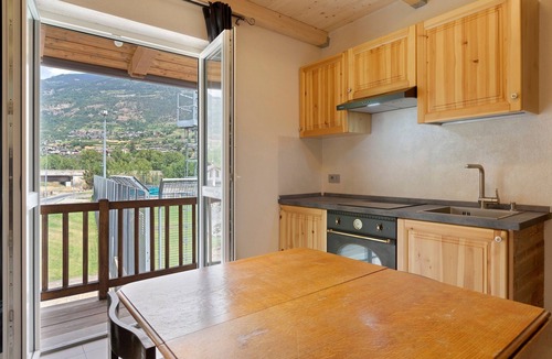 Aymavilles Apartment | Comfort Studio with Mountain View, Shared Terrace and Wi-Fi