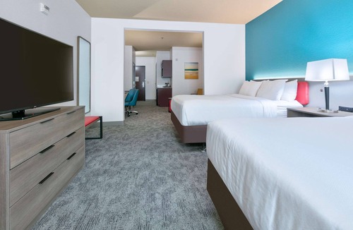 Central Arlington Hotel | Comfort Suites Arlington - Entertainment District