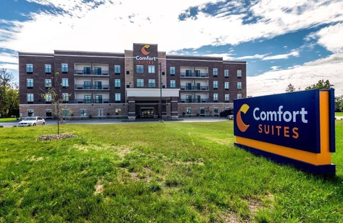 Brunswick Hotel | Comfort Suites Brunswick Town Center
