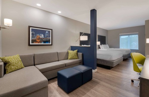 Mount Auburn Hotel | Comfort Suites Cincinnati University - Downtown