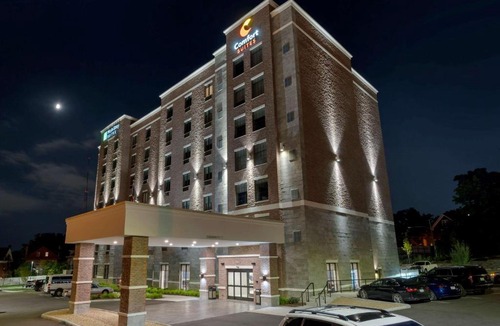 Mount Auburn Hotel | Comfort Suites Cincinnati University - Downtown