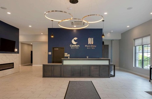 Mount Auburn Hotel | Comfort Suites Cincinnati University - Downtown