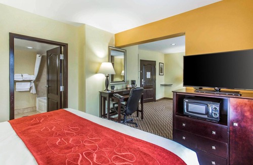 Clinton Hotel | Comfort Suites Clinton near Presbyterian College