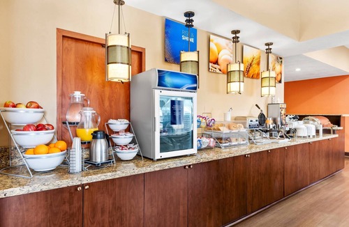 Clovis Hotel | Comfort Suites Clovis - Fresno
