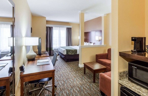 Cotulla Hotel | Comfort Suites Cotulla near I-35