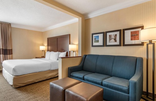 Carlisle Hotel | Comfort Suites Downtown Carlisle