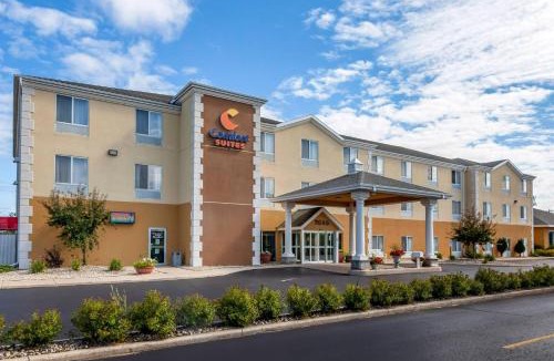 Escanaba Hotel | Comfort Suites Escanaba West