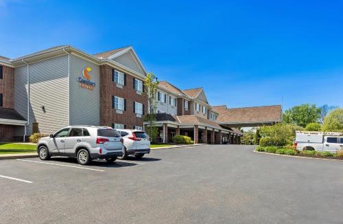 Berlin Hotel | Comfort Suites Hotel and Conference Center