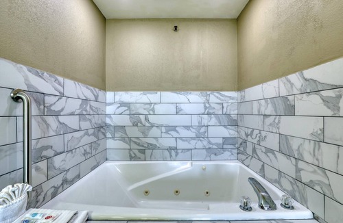 Madison Hotel | Comfort Suites Madison West - Middleton