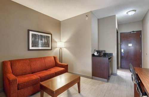 Madison Hotel | Comfort Suites Madison West - Middleton