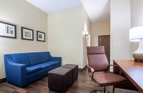 Morrow Hotel | Comfort Suites Morrow - Atlanta South