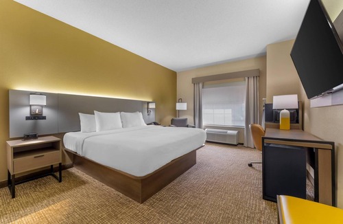 Coraopolis Hotel | Comfort Suites Pittsburgh Airport