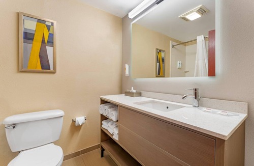 Coraopolis Hotel | Comfort Suites Pittsburgh Airport