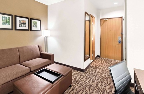 Parkrose Hotel | Comfort Suites Portland Airport