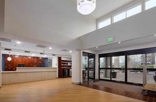 Springfield Hotel | Comfort Suites Springfield-Eugene
