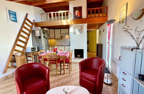 Bretignolles-sur-Mer House | Comfortable 2BR house near sea, heated pool, tennis