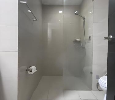 Tambo Apartment | Comfortable 1,2,3Bedrooms Seaview Next to Okada Casino, Manila Airports, MOA, Solaire Casino