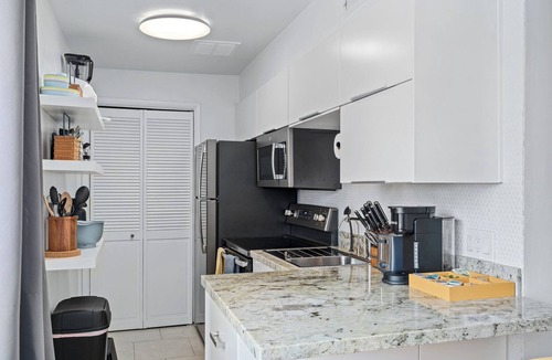 South Salt Lake Apartment | Comfortable 1-bedroom condo in Salt Lake with AC with screaming Wi-Fi