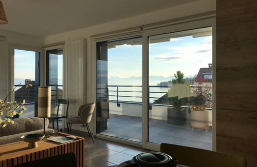 Publier Apartment | Comfortable 1-bedroom apartment near beach and lake with garage