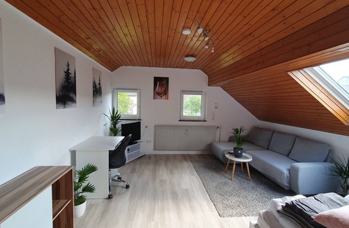 Deisslingen Apartment | Comfortable 1-room apartment (Trade fair/Test tower/Near conference hotel/Neckar)