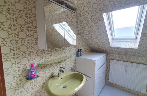 Deisslingen Apartment | Comfortable 1-room apartment (Trade fair/Test tower/Near conference hotel/Neckar)