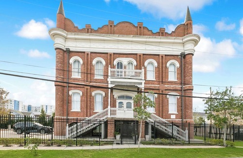 Tulane - Gravier Apartment | Comfortable 1BR Apartment Near CBD | Gated Parking | Gym