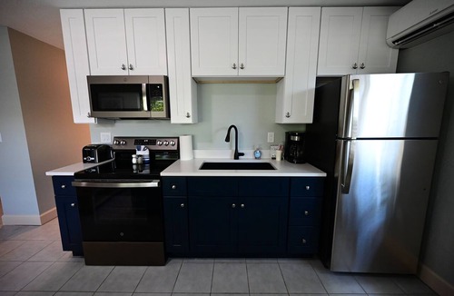 Sanibel Hotel | Comfortable 1BR hotel suite in beautiful Sanibel including bikes & beach gear