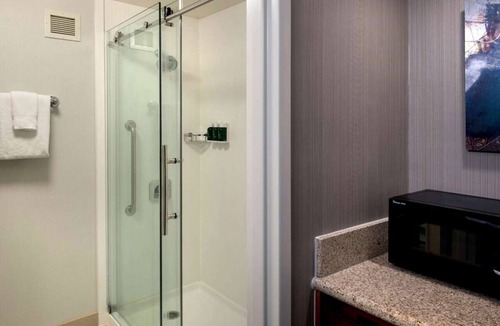 Milford Hotel | Comfortable 1BR With Pool, Pets Are Allowed, Minutes To Pinecrest Golf Club!