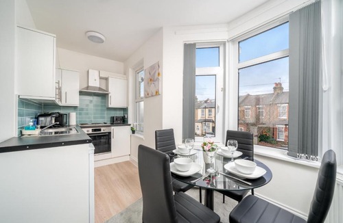 Haringey Apartment | Comfortable 2-Bed Home with Spacious Layout, Walk Tube and Local Shops
