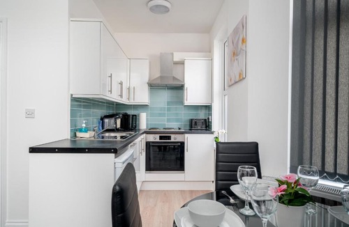 Haringey Apartment | Comfortable 2-Bed Home with Spacious Layout, Walk Tube and Local Shops
