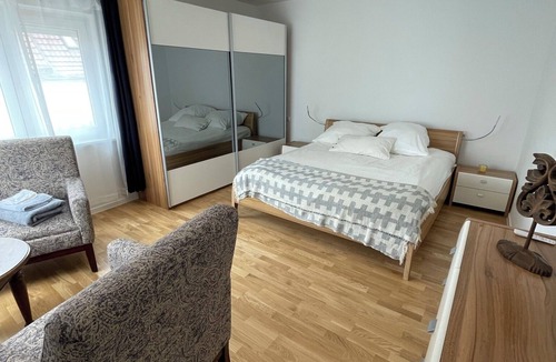 Stuttgart Apartment | Comfortable 2-bedroom apartment with WiFi in Lovely Plieningen!