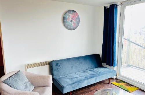 Moffat Apartment | Comfortable 2-Bedroom Flat close Etihad and Coop Live