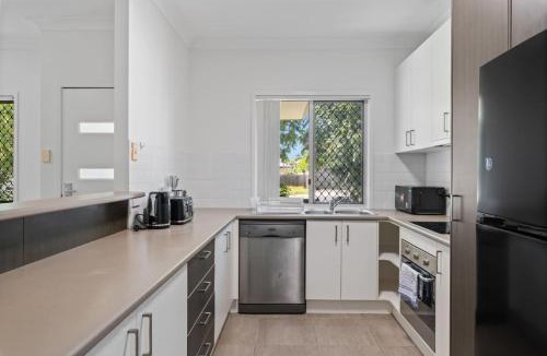 Mount Warren Park House | Comfortable 2 Bedroom Quiet Retreat for Relaxation