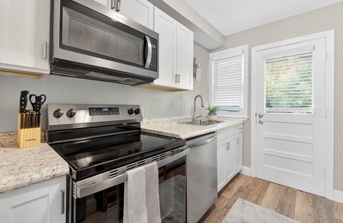 Grandview Heights Apartment | Comfortable 2-Bedroom in the Heart of Grandview!
