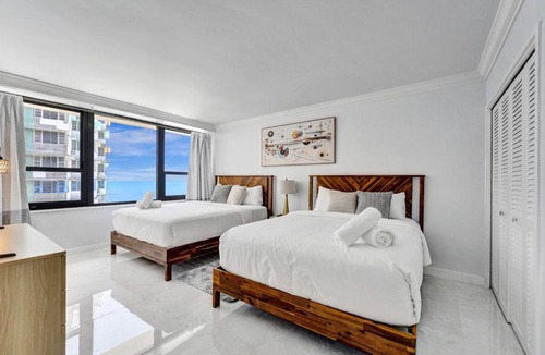 Mid Beach Apartment | Comfortable 2-Bedroom Condo Retreat with Resort Facilities 1108