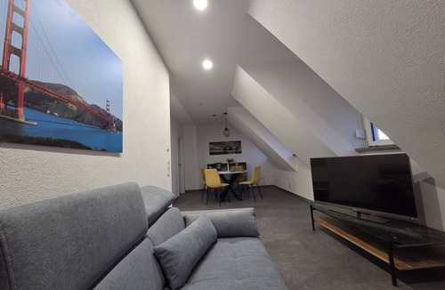 Margetshoechheim Apartment | Comfortable, 2 room -75m², large apartment in Margetshöchheim - center