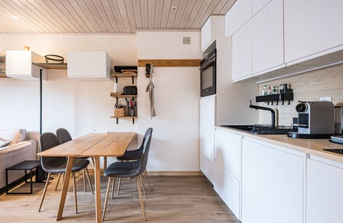 Le Cret Apartment | Comfortable 2-room, near center, 5 min to slopes