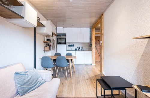 Le Cret Apartment | Comfortable 2-room, near center, 5 min to slopes
