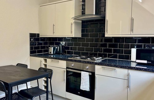 Lewisham Apartment | Comfortable 2BDR House near Surrey Quays and River
