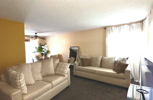 Brooklyn Park House | Comfortable 2BR Home with Balcony & Yard, Brooklyn Park, Fast WiFi