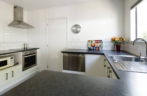 Wellington House | Comfortable 2BR Home | Parking + Easy Walk to City