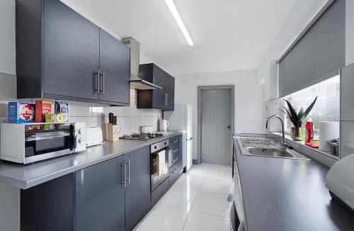 Ushaw Moor House | Comfortable 2BR Home 10 Min to Durham Cathedral