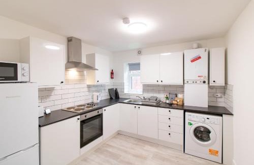 Ashington Apartment | Comfortable 2BR Home 4 Beds Great for Friends & Family