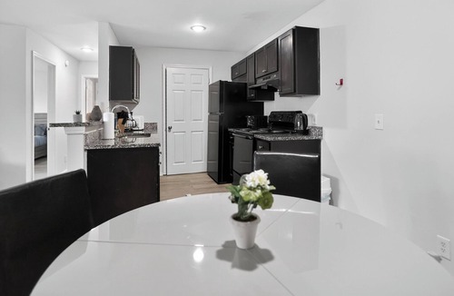 Savannah Apartment | Comfortable 2BR Home Away Stay
