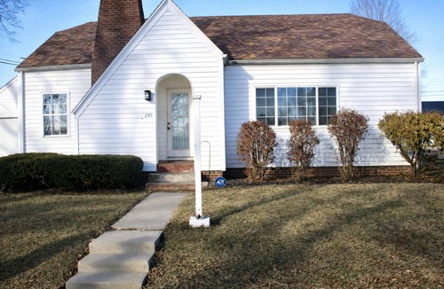Danville House | Comfortable 2BR Newell Home Close to Restaurants & shopping