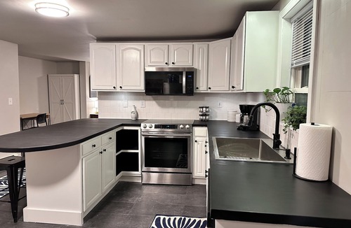 Federal Hill Apartment | Comfortable 2BR, Parking, Walk to Federal Hill — Providence's Best Neighborhood
