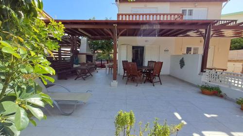 Pervolia Apartment | Comfortable 2BR Seaside House & Free Parking