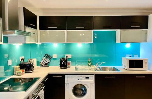 Vincent Square Apartment | Comfortable 2BR Westminster Apartment